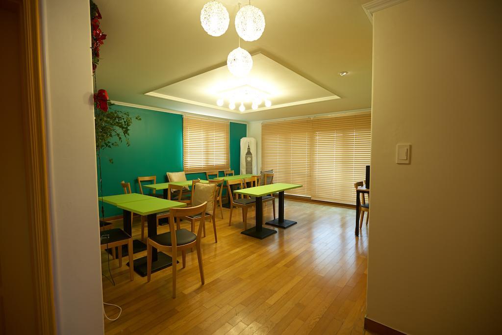 Moon Hostel Seoul Exterior foto
