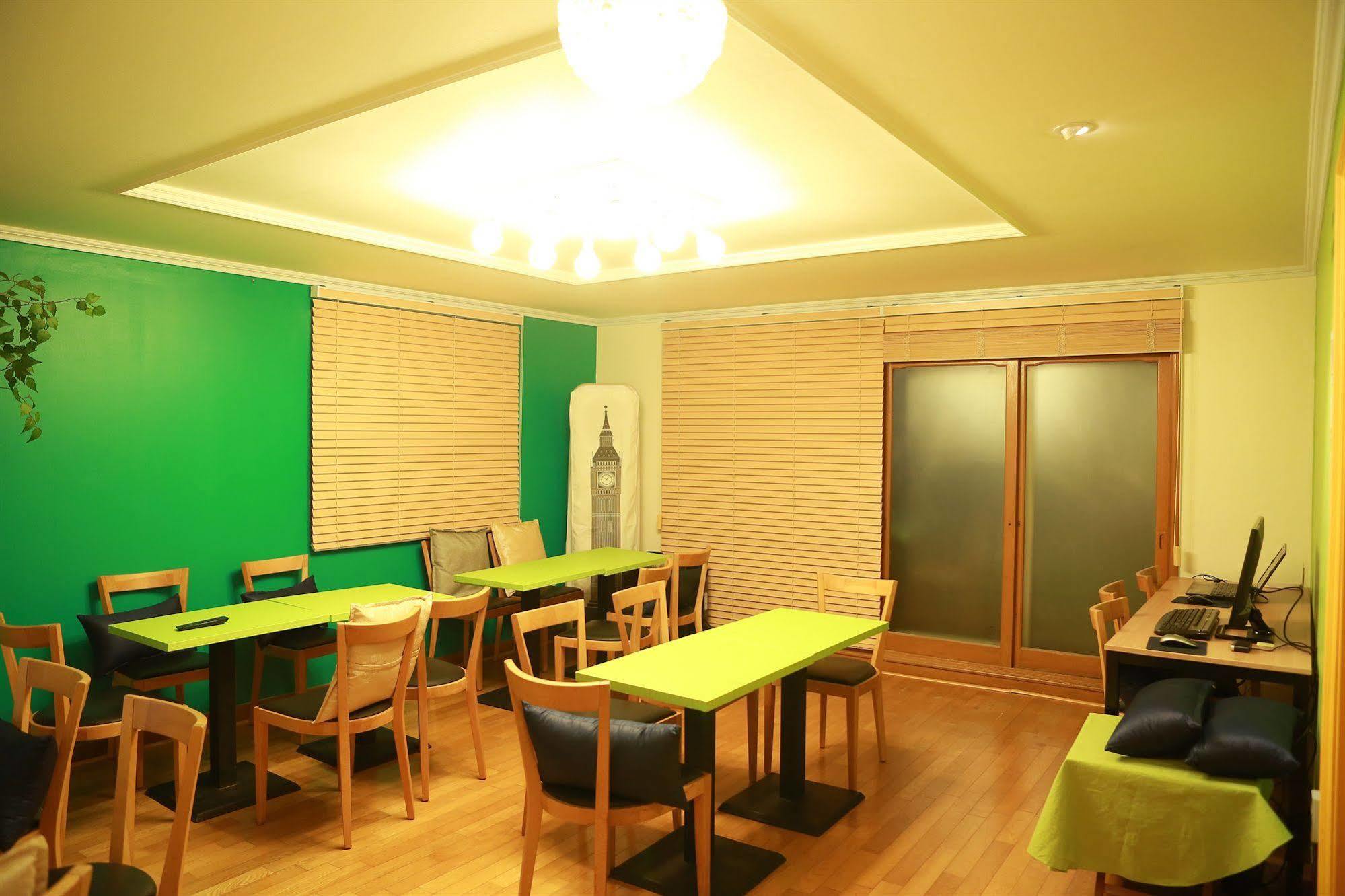 Moon Hostel Seoul Exterior foto